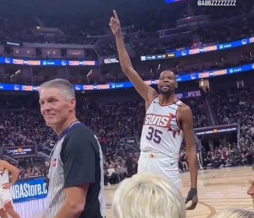  佩頓：兄弟你要上天？KD：你跟我這么大的時候已經是球隊第8人了