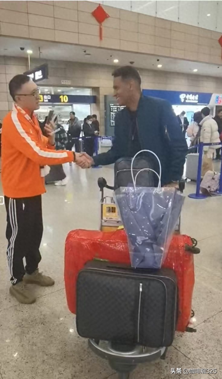  青島日報：前巴西國奧球員奧古斯托與海牛會合，球隊五外援到位