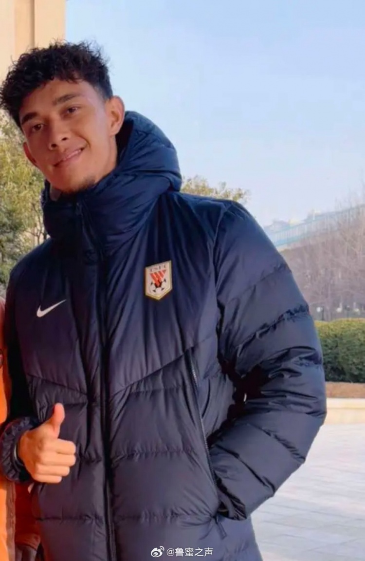  博主：泰山隊新援李小恒已抵達俱樂部，明天將隨隊登泰山祈福
