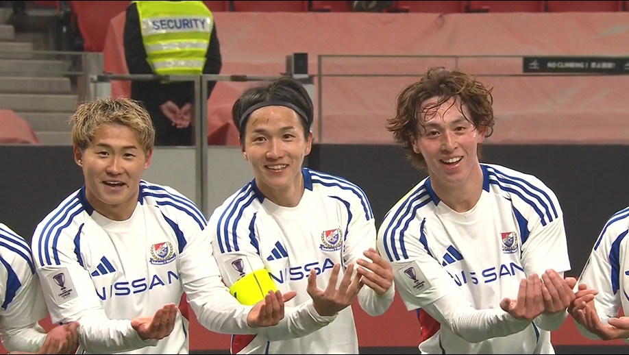 5分鐘連丟2球！天野純頭球入網+和隊友跳搖籃舞慶祝，海港2球落后