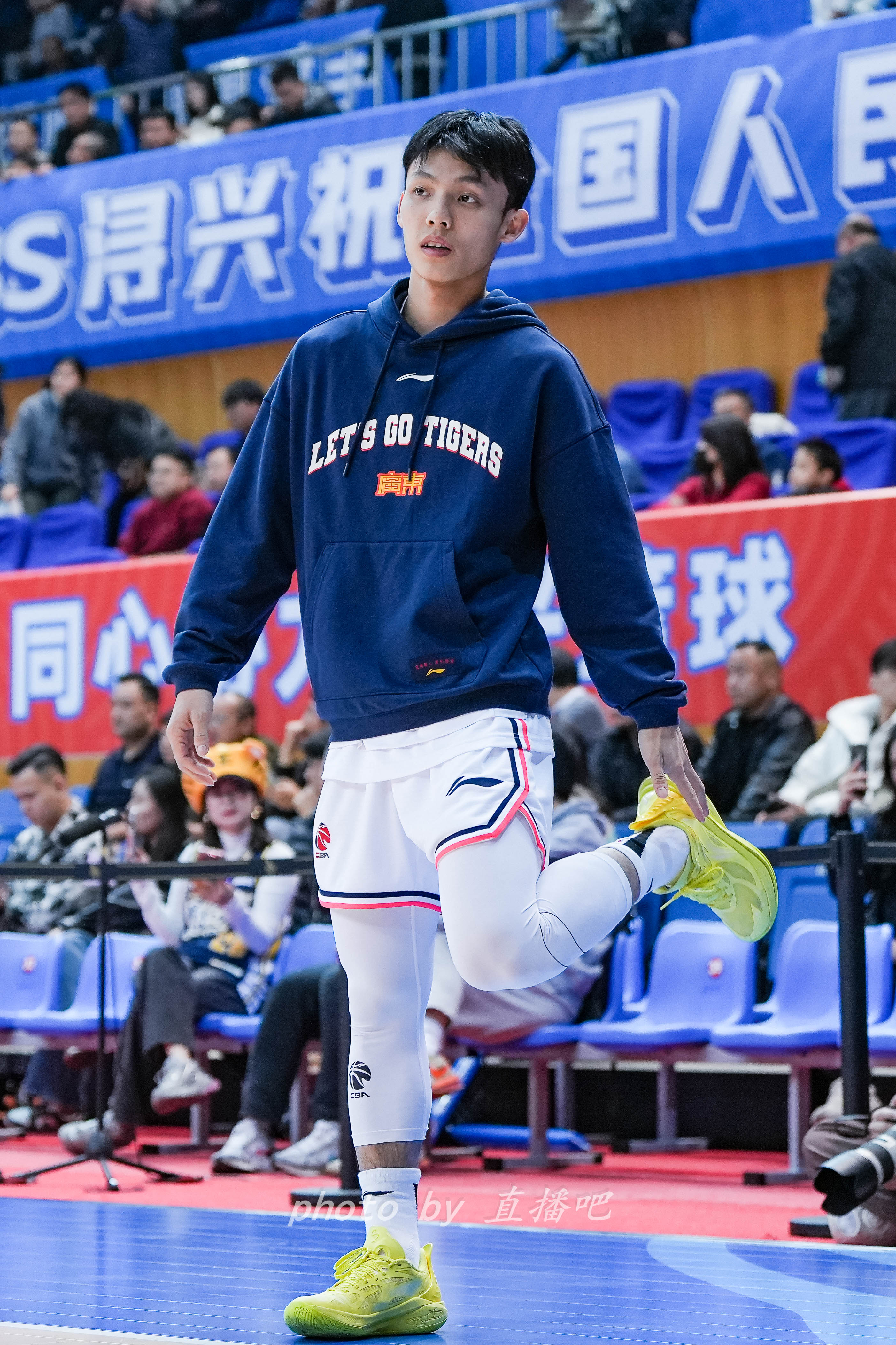  “控球中鋒”！徐杰這身體素質有億點東西