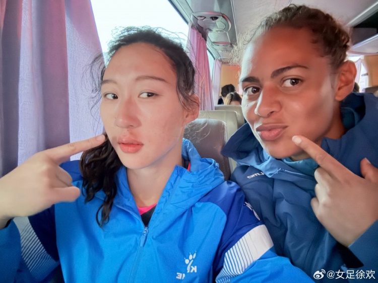  神勇！女足國門徐歡曬照，比賽中被球砸臉仍力保球門不失