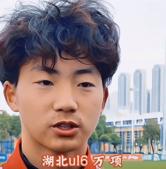  萬項談全運會吊射破門：發現門將站位不是很好，就很自信的射門