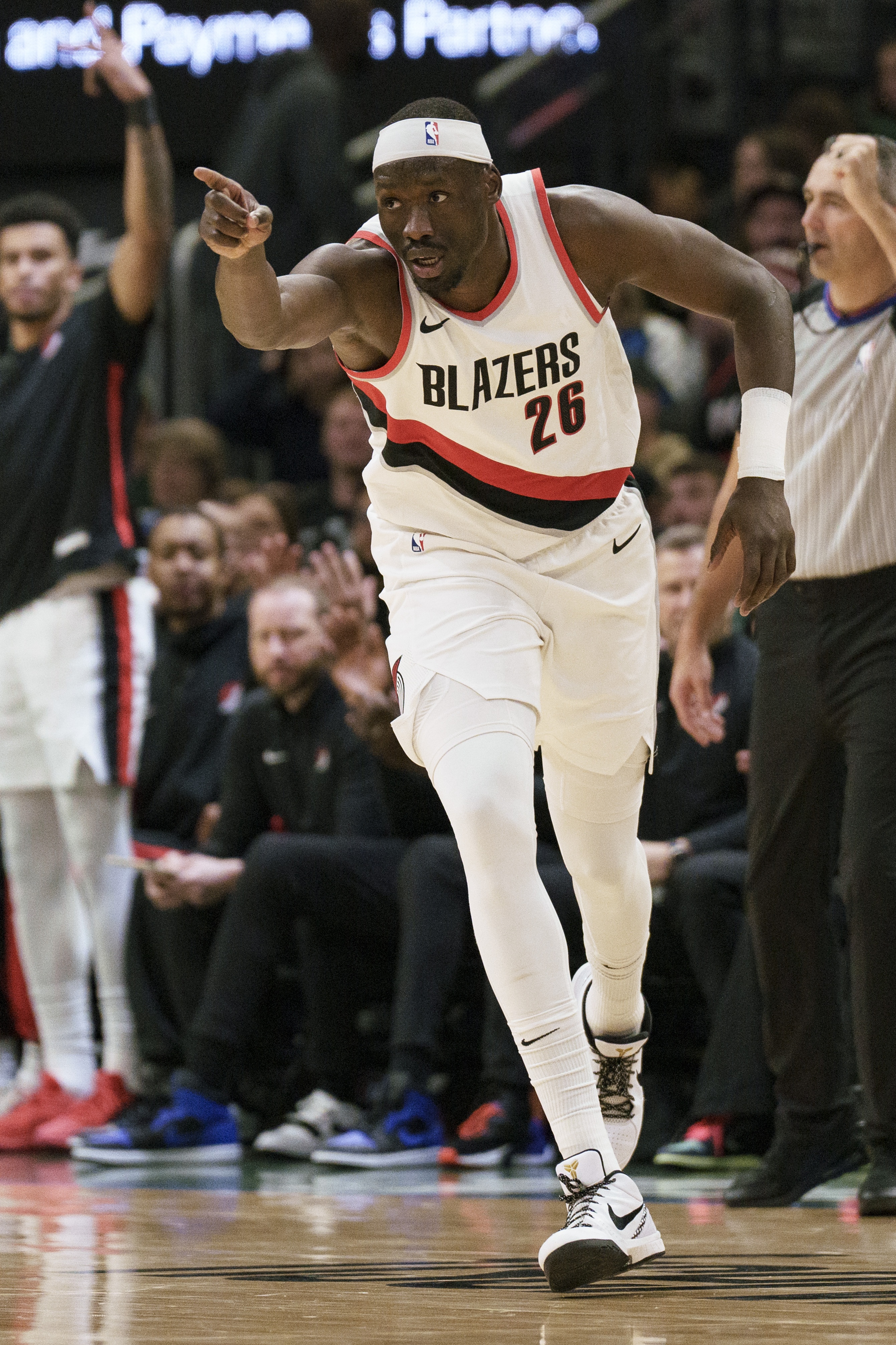  CBA名宿！里斯上半場三分4中3 11分鐘砍下11分5籃板