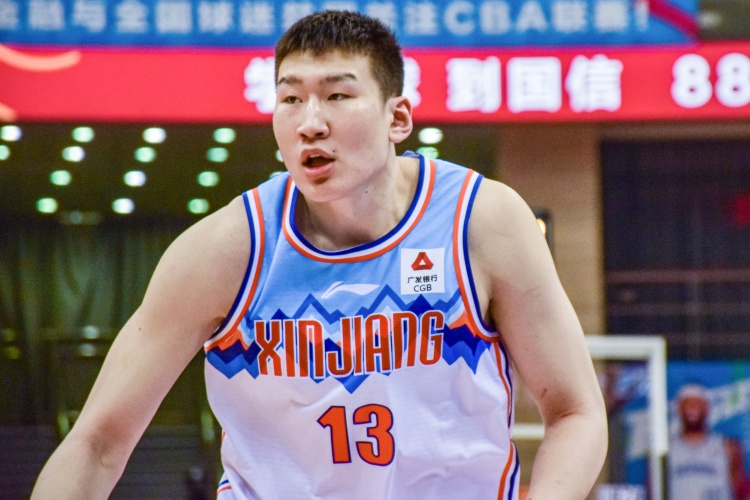  拼搶積極但手感不佳！李炎哲半場8中2&罰球6中4拿8分 搶4個前場板