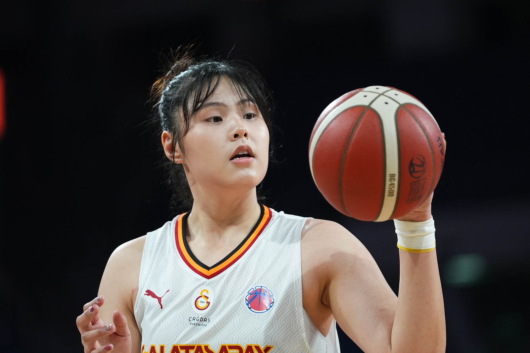  穩定高效！李月汝9中6得到18分10板1助2斷1帽 罰球6中6