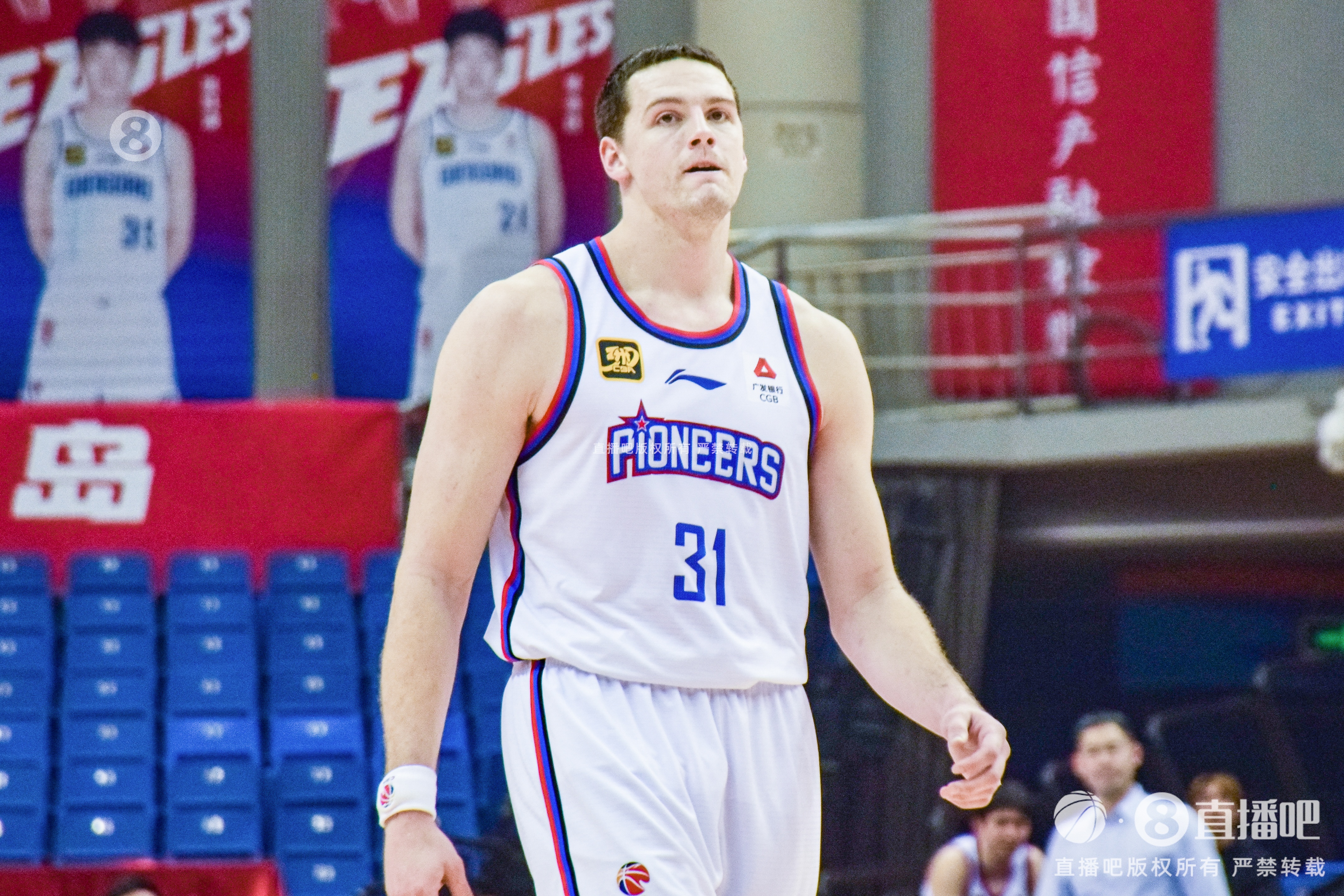  手感來遲了！大衛-詹姆斯19中7&三分10中4拿到18分15籃板