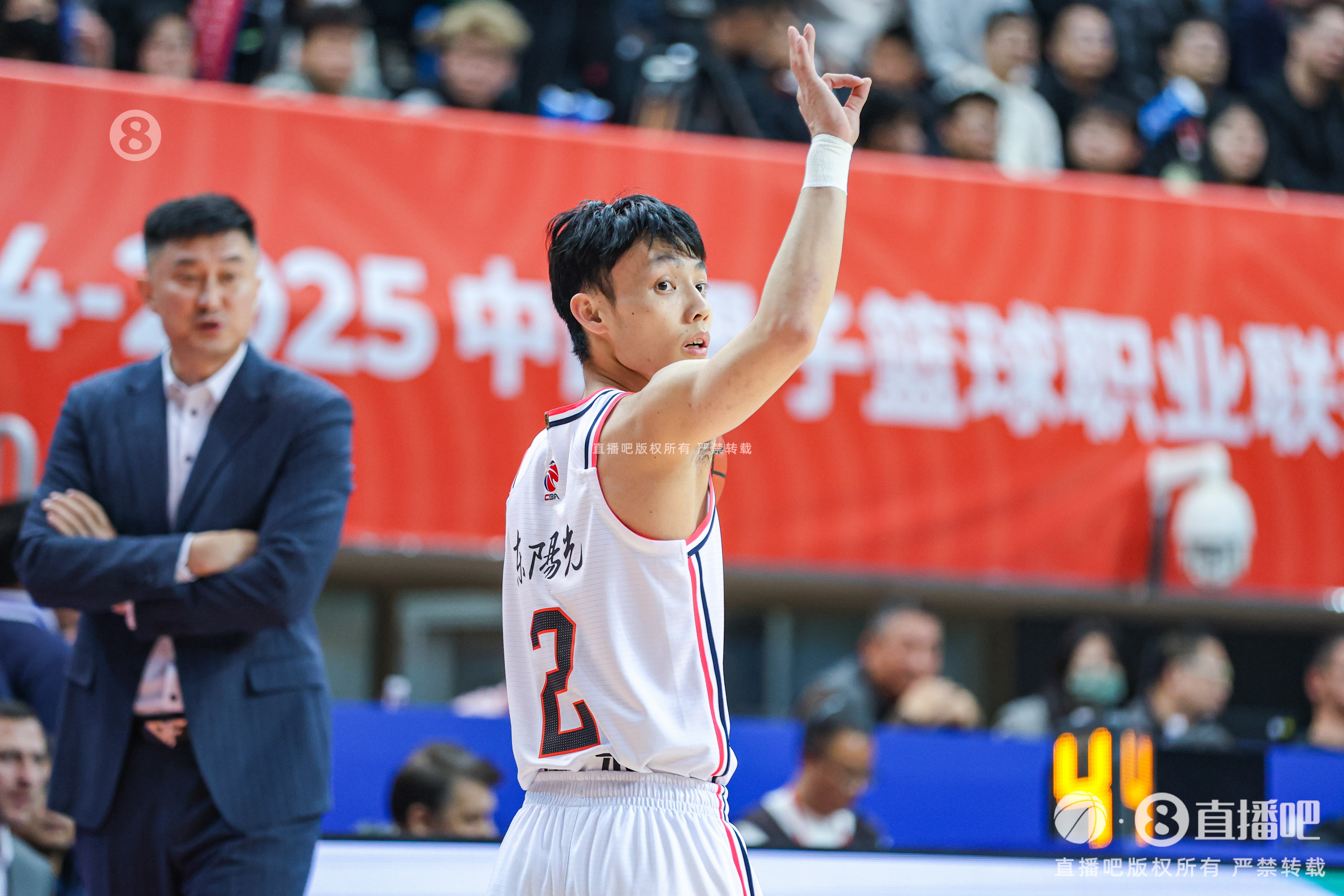  輕松加輕松！徐杰出戰僅28分鐘 8中5拿到12分3板5助3斷 正負值+21