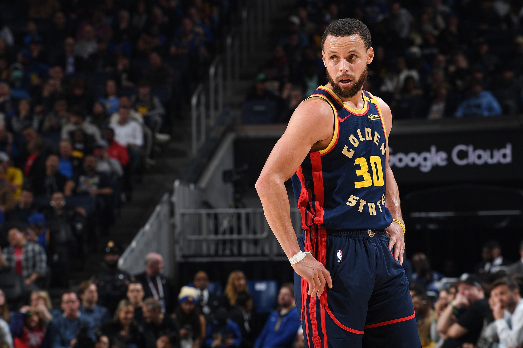  庫里：看見我的白發了嗎？我每天都感謝上帝能在NBA打16年